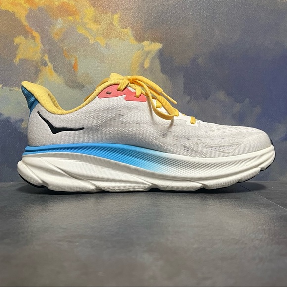 Hoka One One Clifton 9 Women's White Running Shoes Size 7B - Picture 14 of 16